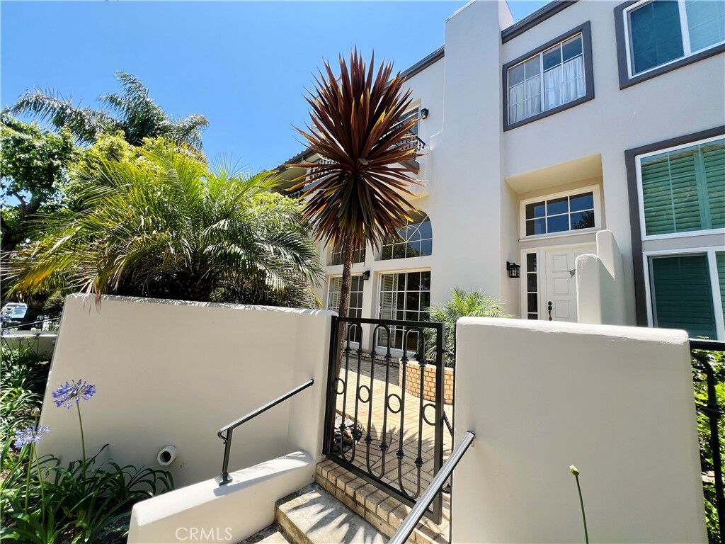 Property Photo:  19262 Seabrook Lane  CA 92648