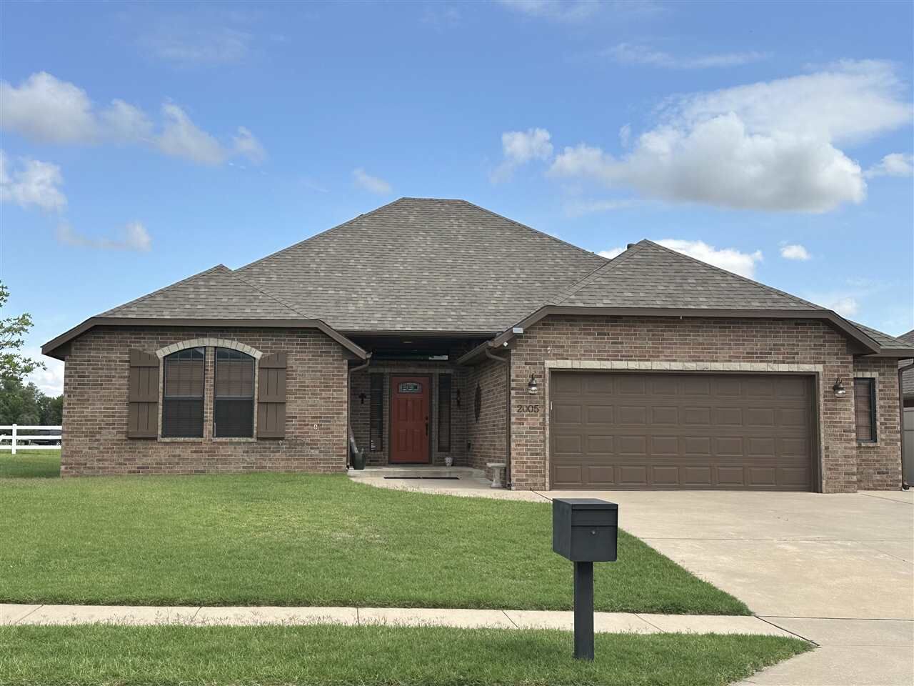 Property Photo:  2005 Woodmont Ave  OK 74604 