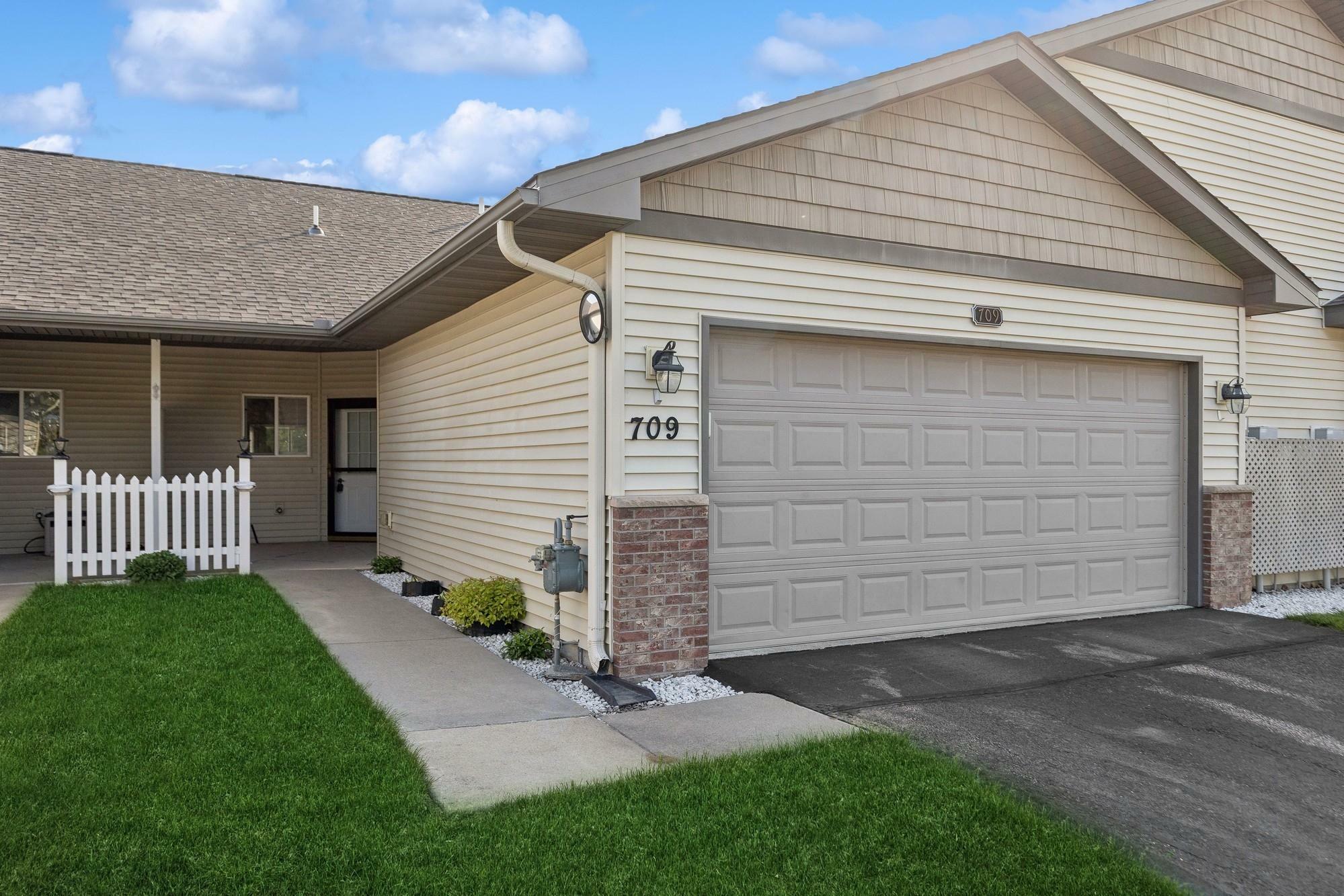 Property Photo:  709 Danielson Court  MN 55358 