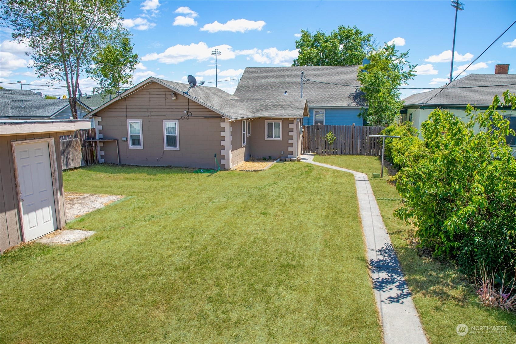 706 708 W 4th Avenue  Moses Lake WA 98837 photo