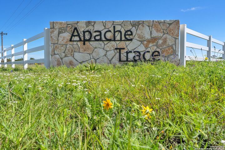 Photo de la propriété:  167 NW Nantan Ln  TX 78631 