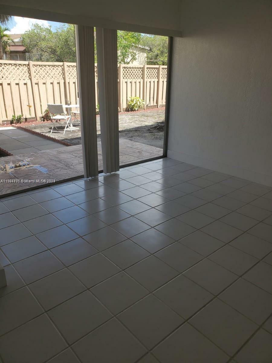 Property Photo:  4570 NW 79th Ave 1B  FL 33166 