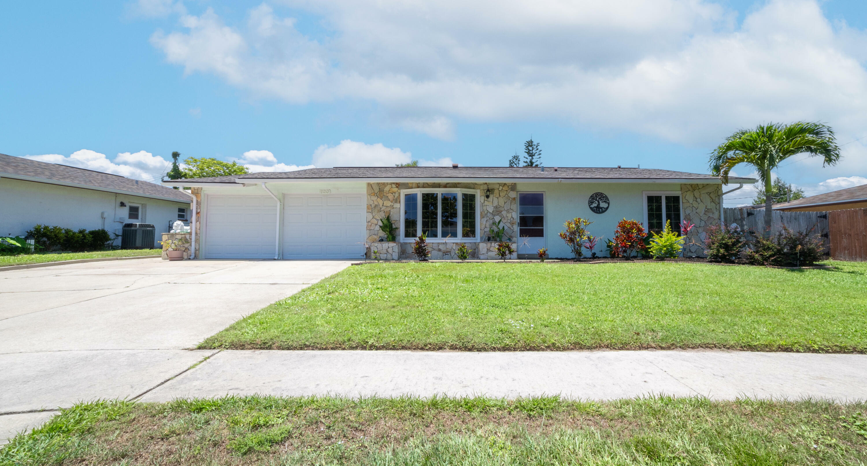 Property Photo:  720 Lindsay Avenue  FL 32927 