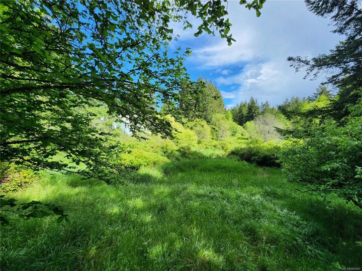 Property Photo:  605 South Rd  BC V0R 1X3 