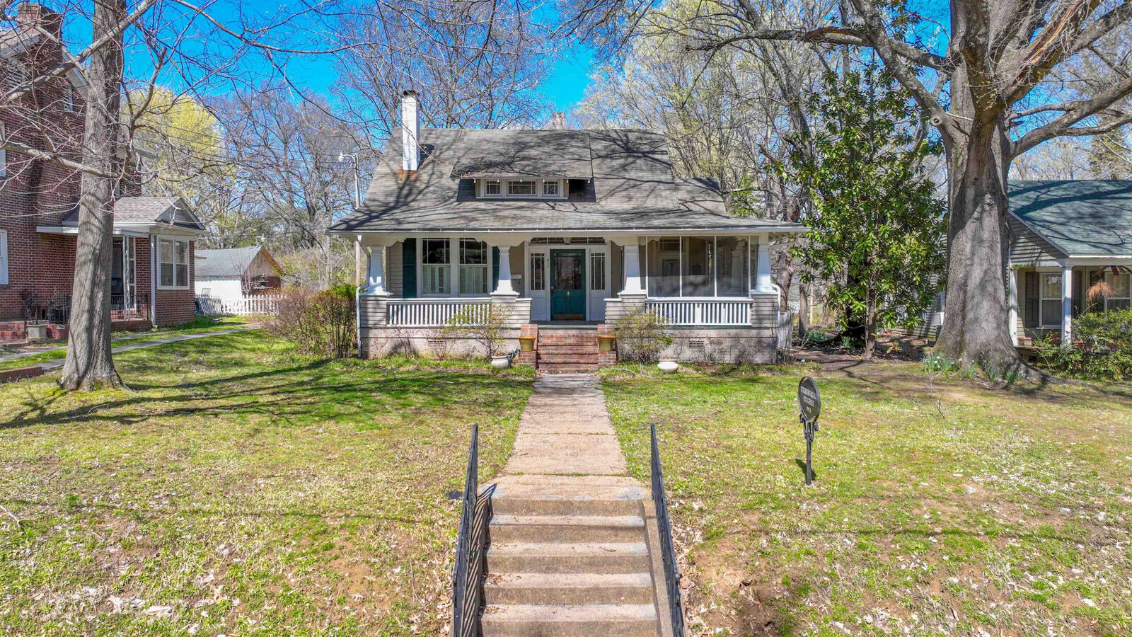 Property Photo:  611 W College Street  TN 38012 