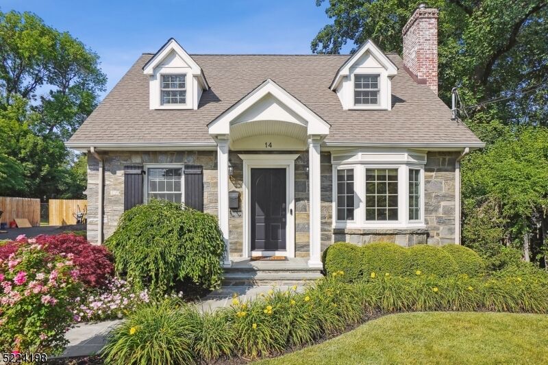 Property Photo:  14 Park Ln  NJ 07081 