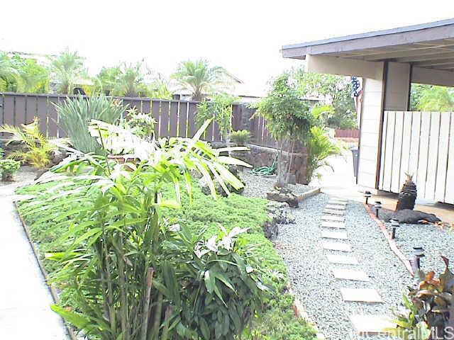 Property Photo:  94-406 Hokuili Street  HI 96789 