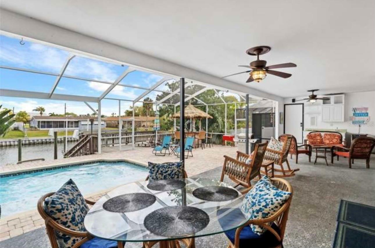 Property Photo:  743 Kingston Court  FL 33572 