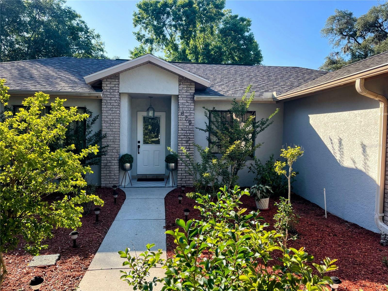 Property Photo:  829 E Savoy Street  FL 34461 