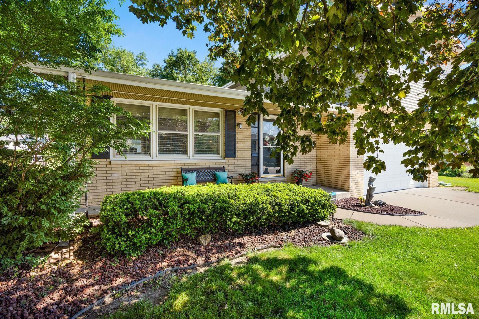 Property Photo:  1055 E Jefferson Street  IL 61550 