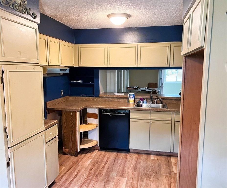 Property Photo: 585 Nassau Dr 585 MA 01129