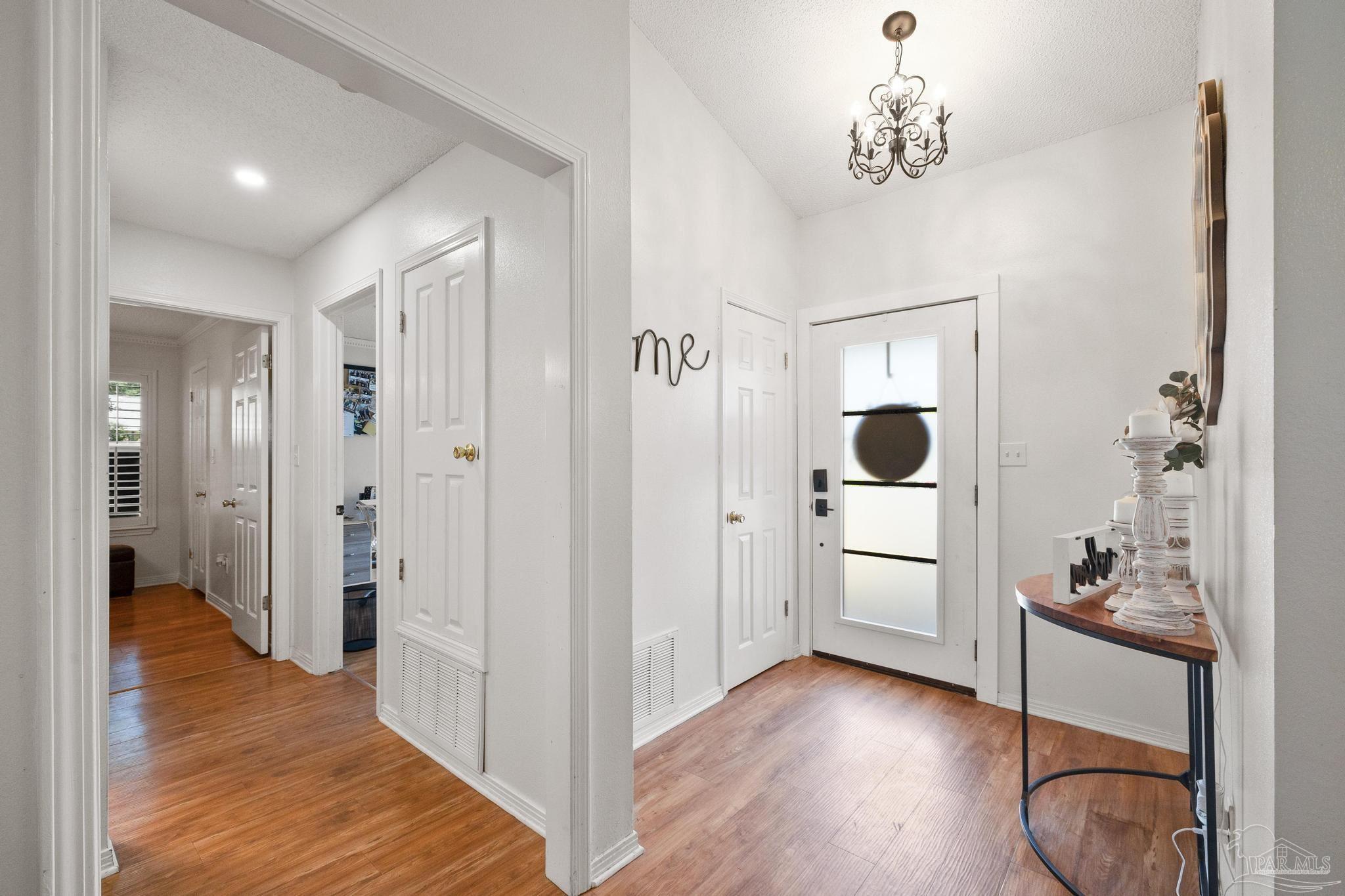 Property Photo: 1610 Brampton Way FL 32533