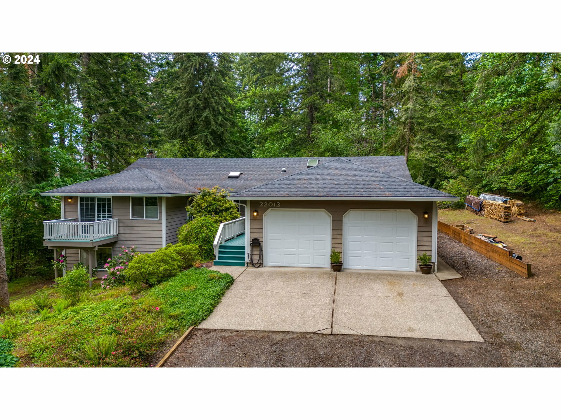 Property Photo: 22012 NE 118th Cir WA 98606