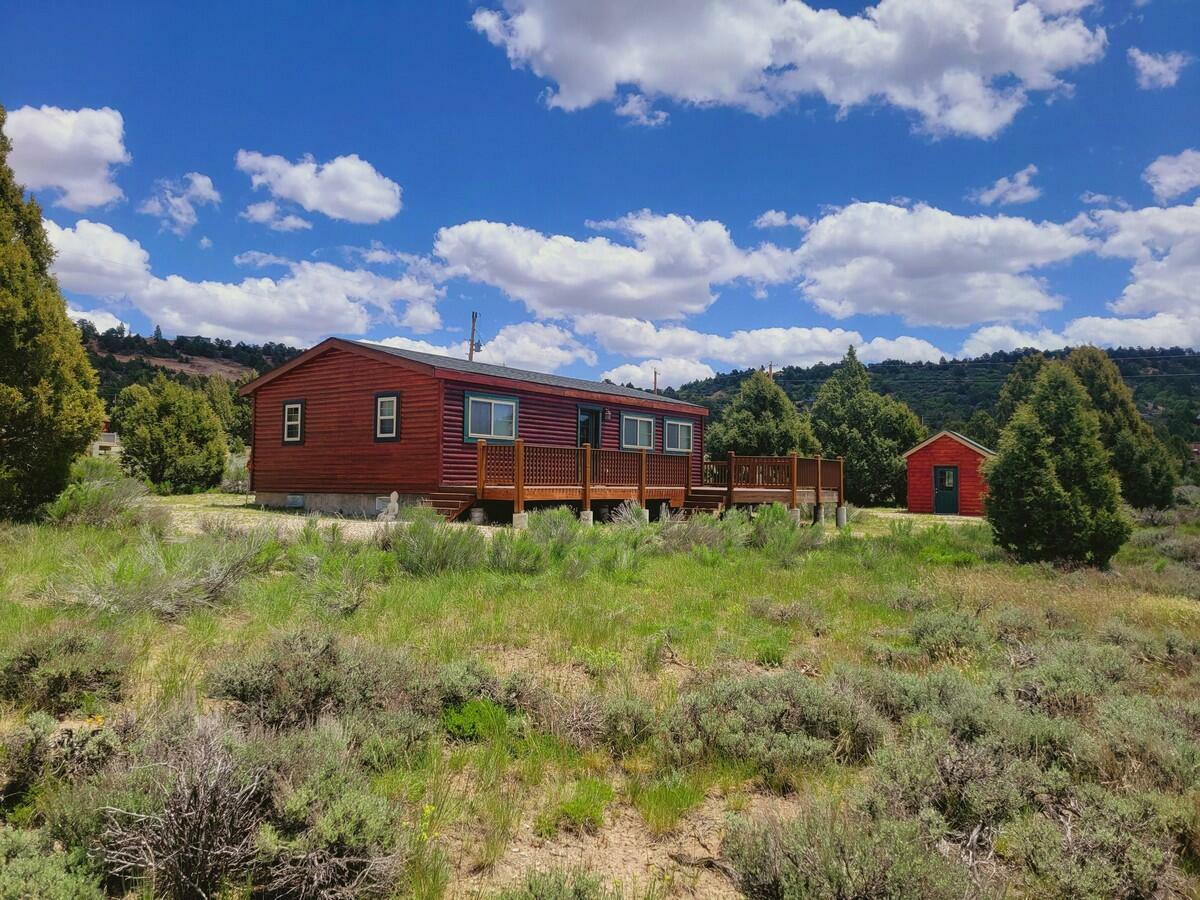 Property Photo:  149 E Seneca Ct  UT 84762 