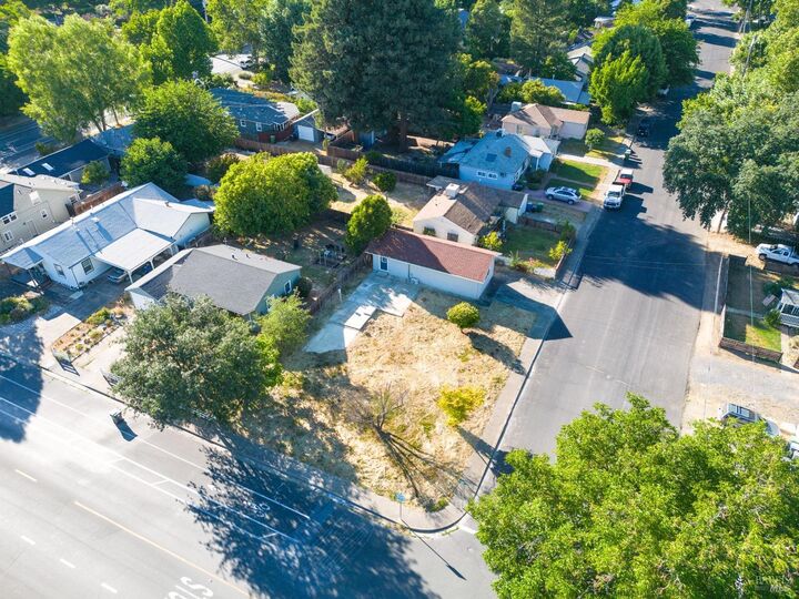 Property Photo: 402 Grove Avenue CA 95482