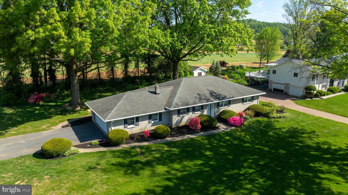 Property Photo:  301 Richland Drive  PA 17601 