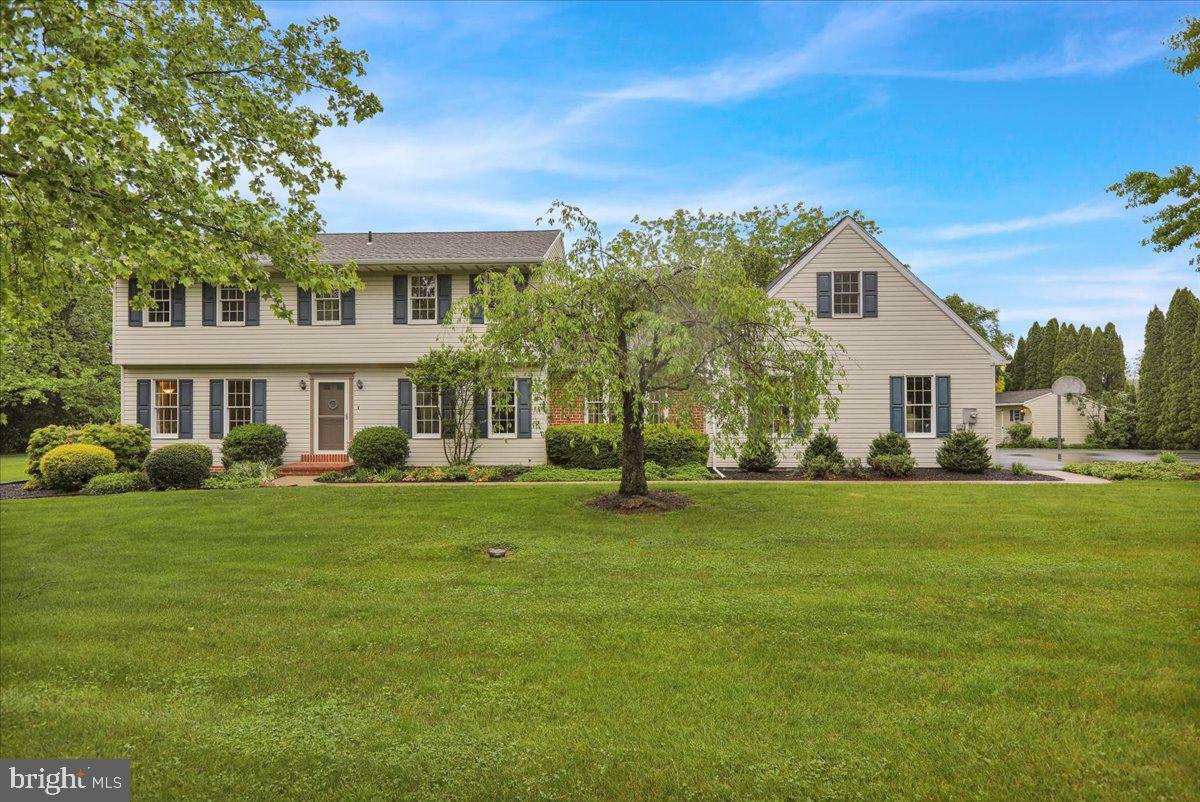 Property Photo:  5 Twin Oak Drive  PA 19533 