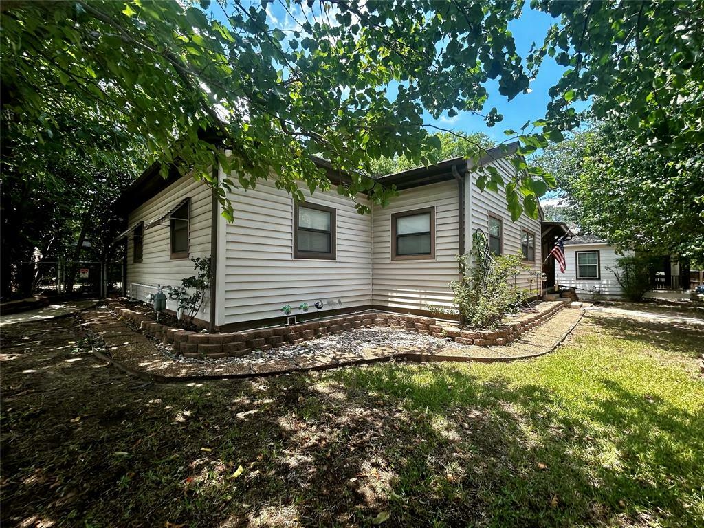 Property Photo:  2504 Guilford Road  TX 76107 