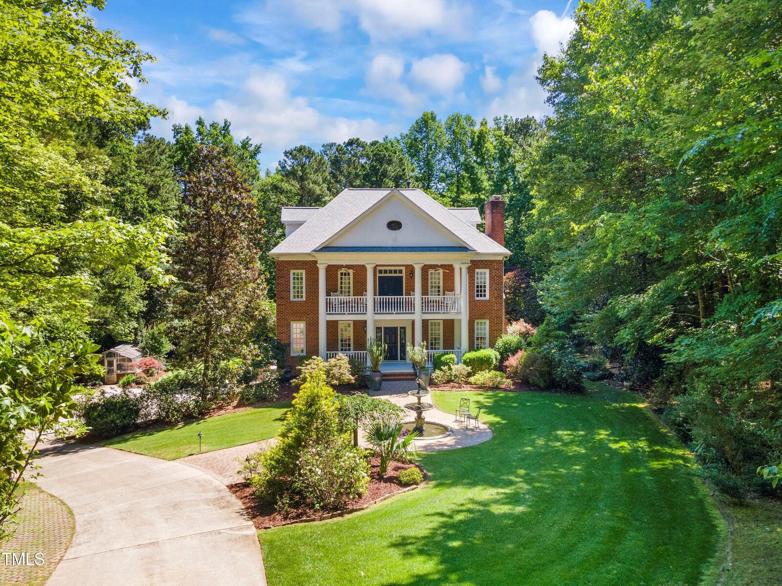 Property Photo: 4901 Edincroft Place NC 27526