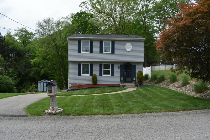 Property Photo:  2405 Foxfield Dr  PA 15116 