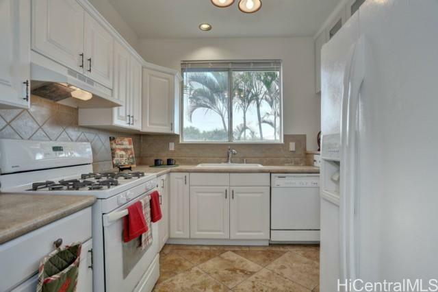 Property Photo:  91-1056B Kalehuna Street  HI 96707 