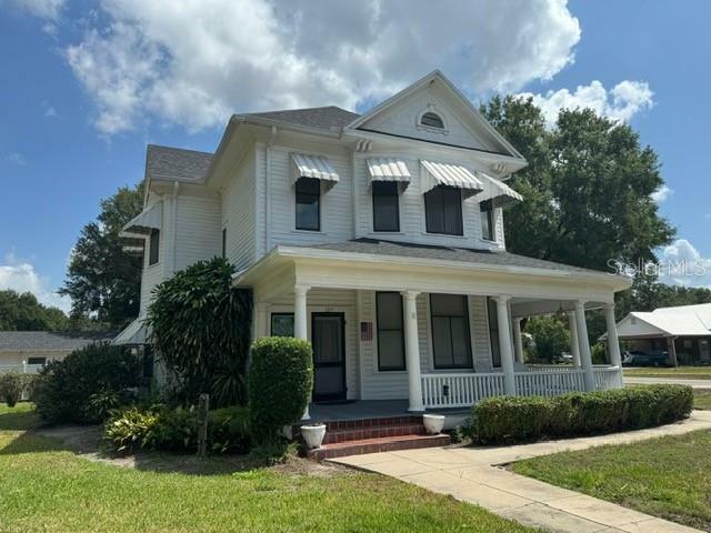 Property Photo: 127 1st Street NE FL 33841