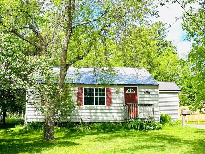 1223 Park Avenue NW  Bemidji MN 56601 photo