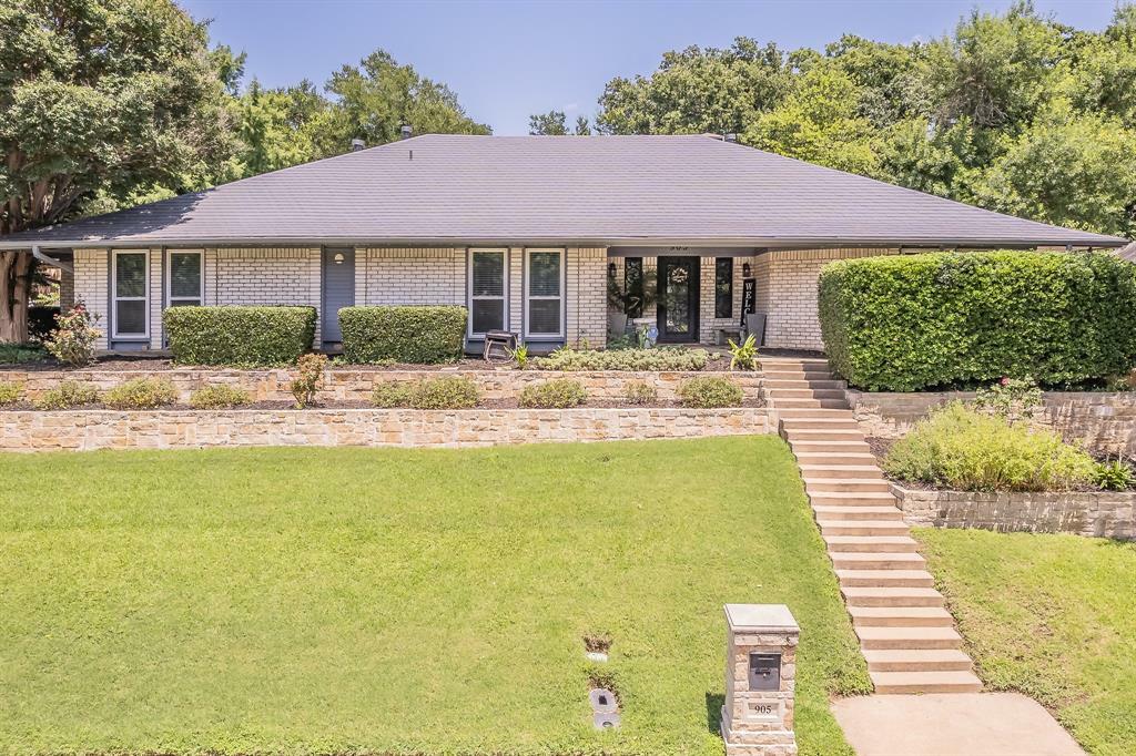 Property Photo: 905 Loch Lomond Drive TX 76012