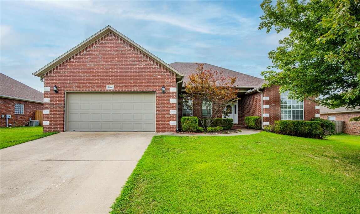 Property Photo:  3904 Sycamore Street  AR 72713 