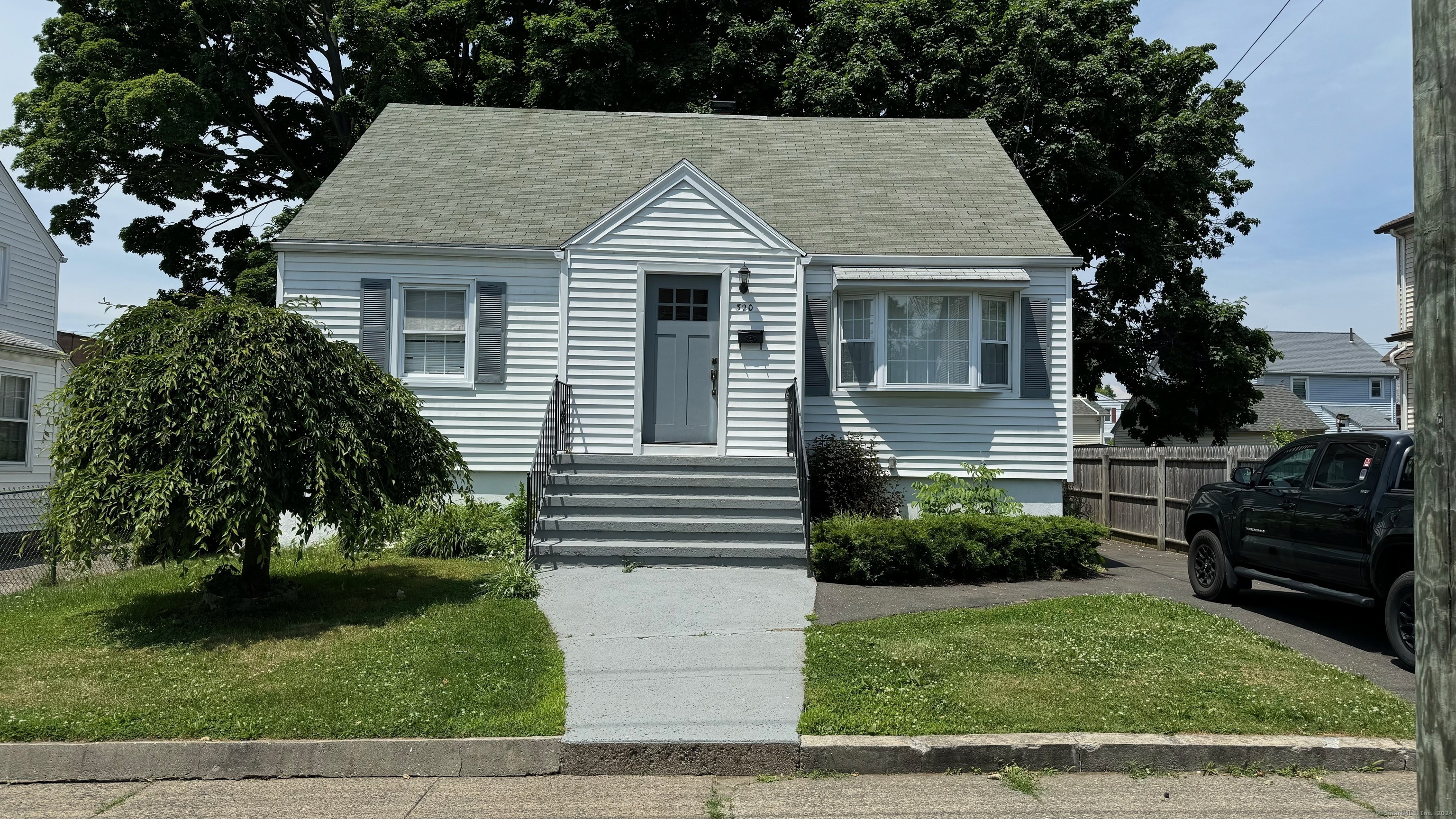 Property Photo:  320 Norland Avenue  CT 06606 