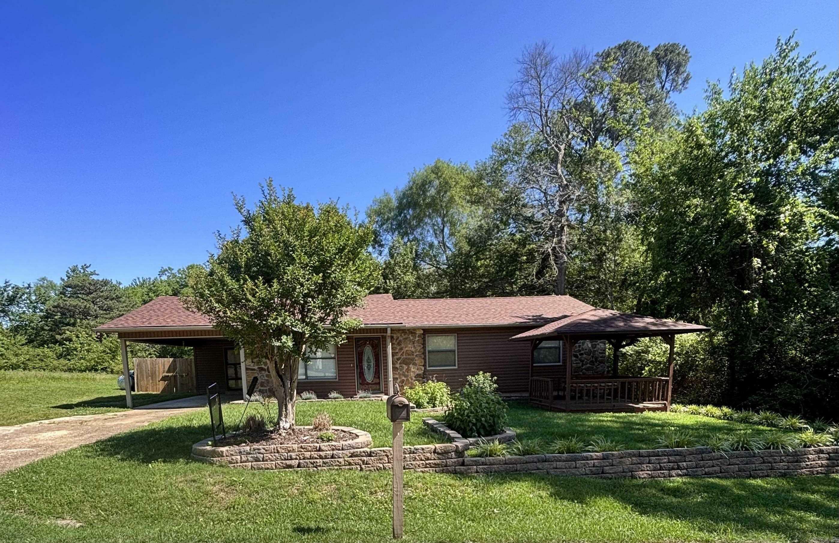 Property Photo: 1303 Bert Street AR 71953