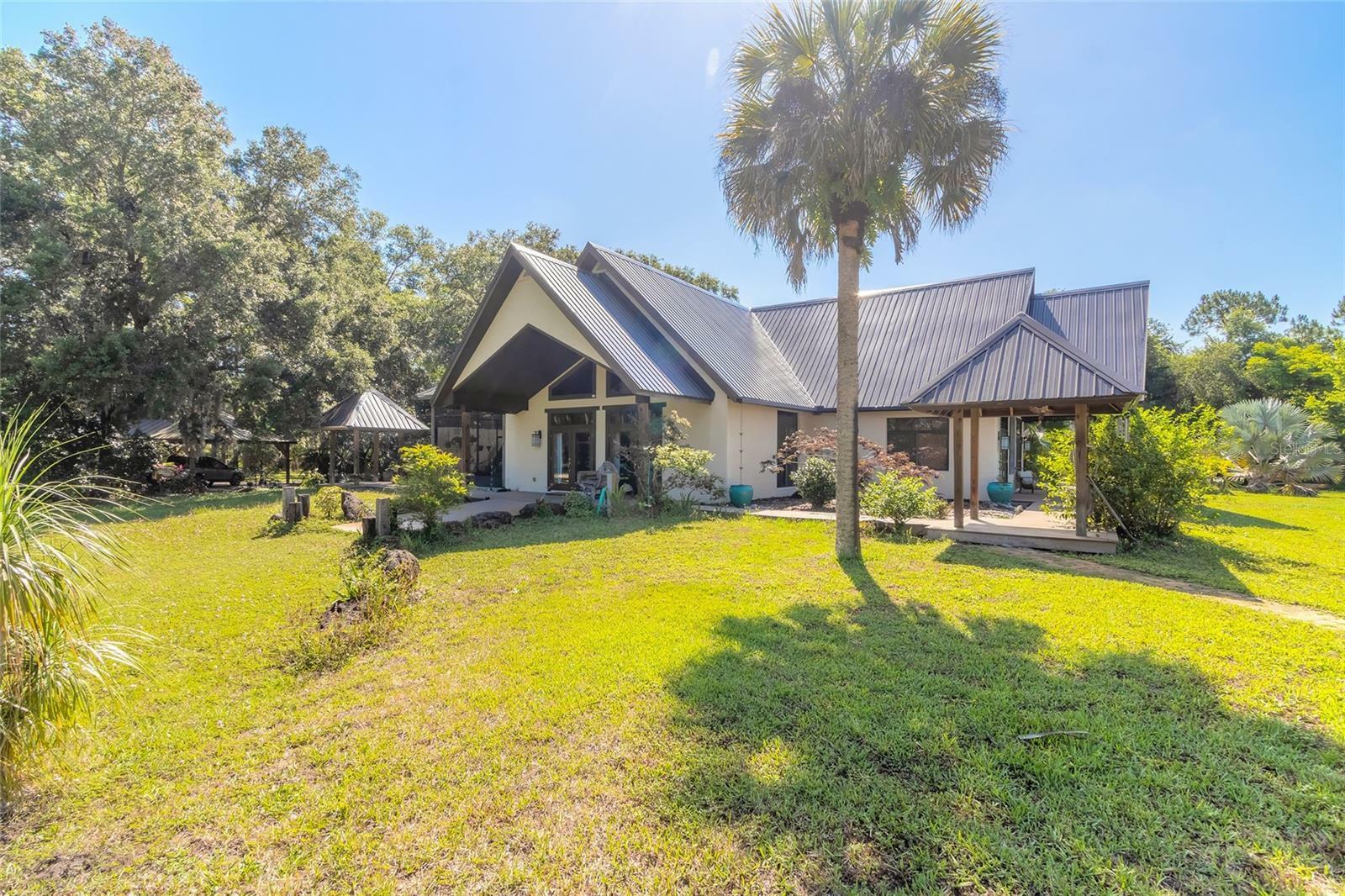 Property Photo: 760 Russell Road FL 32168