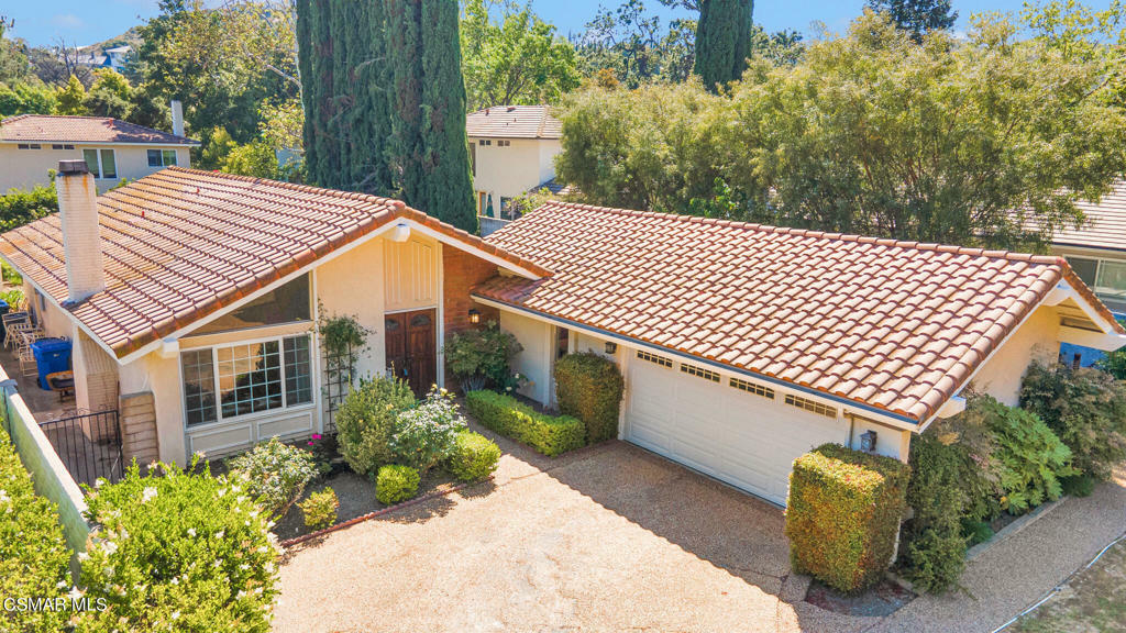 Property Photo:  2063 Dewberry Court  CA 91361 