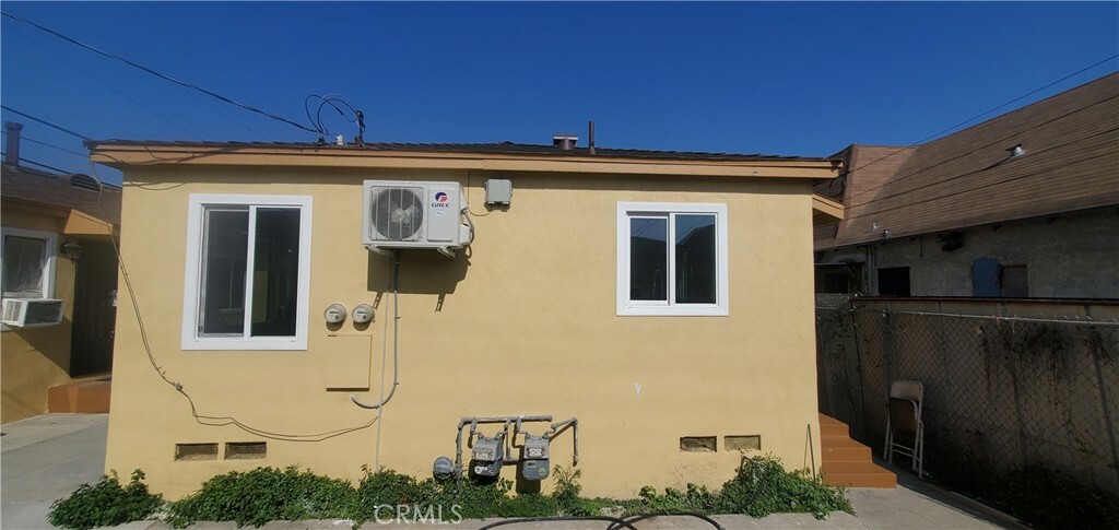 Property Photo:  1217 1/2 Amalia Avenue  CA 90022 