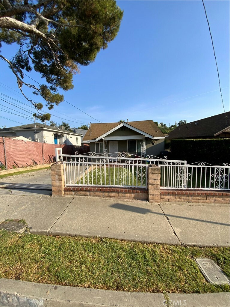 Property Photo:  3314 Whiteside  CA 90063 