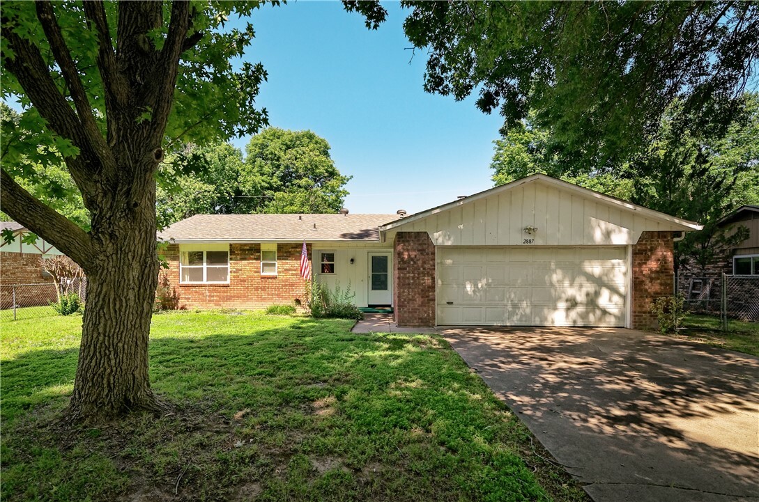 2887 Peg Lane  Fayetteville AR 72703 photo