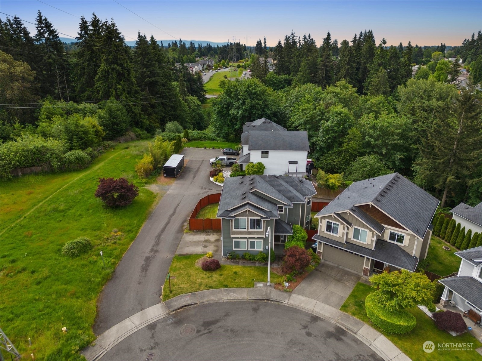 Property Photo:  1723 Queen Court NE  WA 98056 