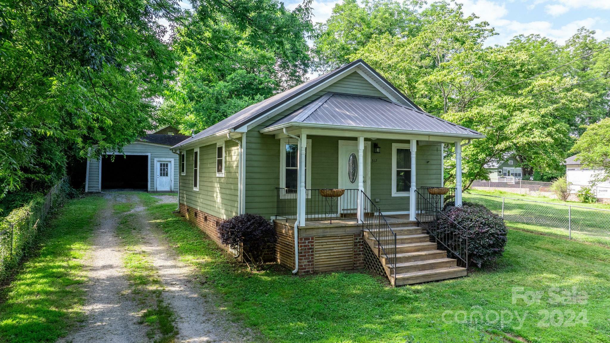 Property Photo:  317 W Pine Street  NC 28092 