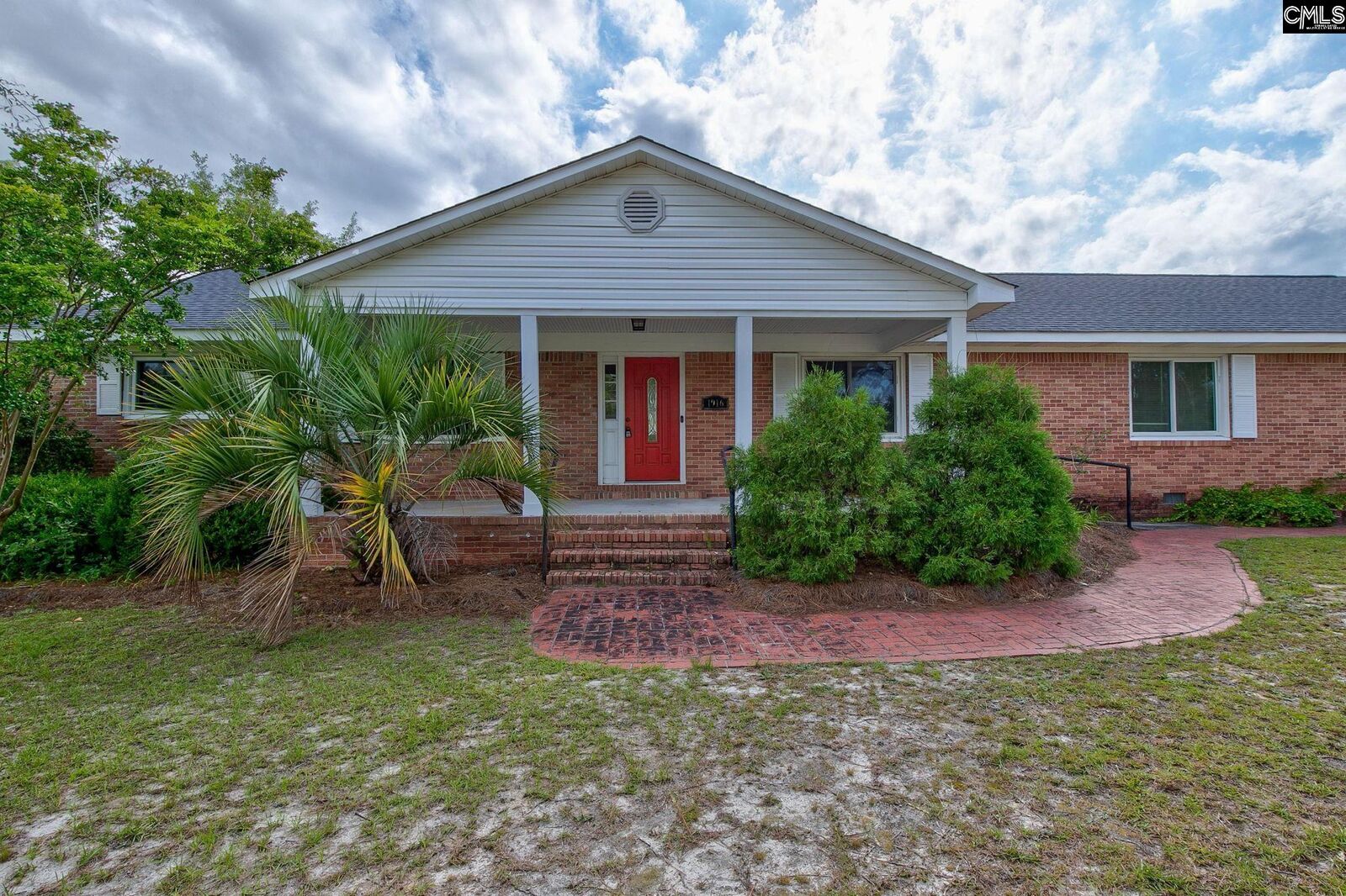 Property Photo:  1916 Robbin  SC 29020 