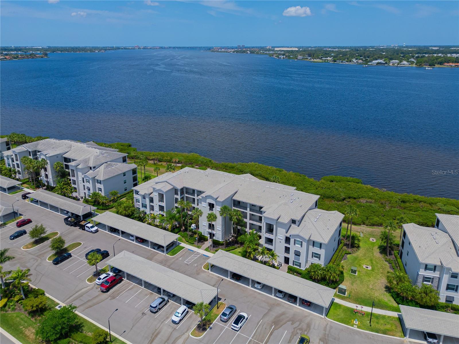 Property Photo: 1020 Tidewater Shores Loop 108 FL 34208