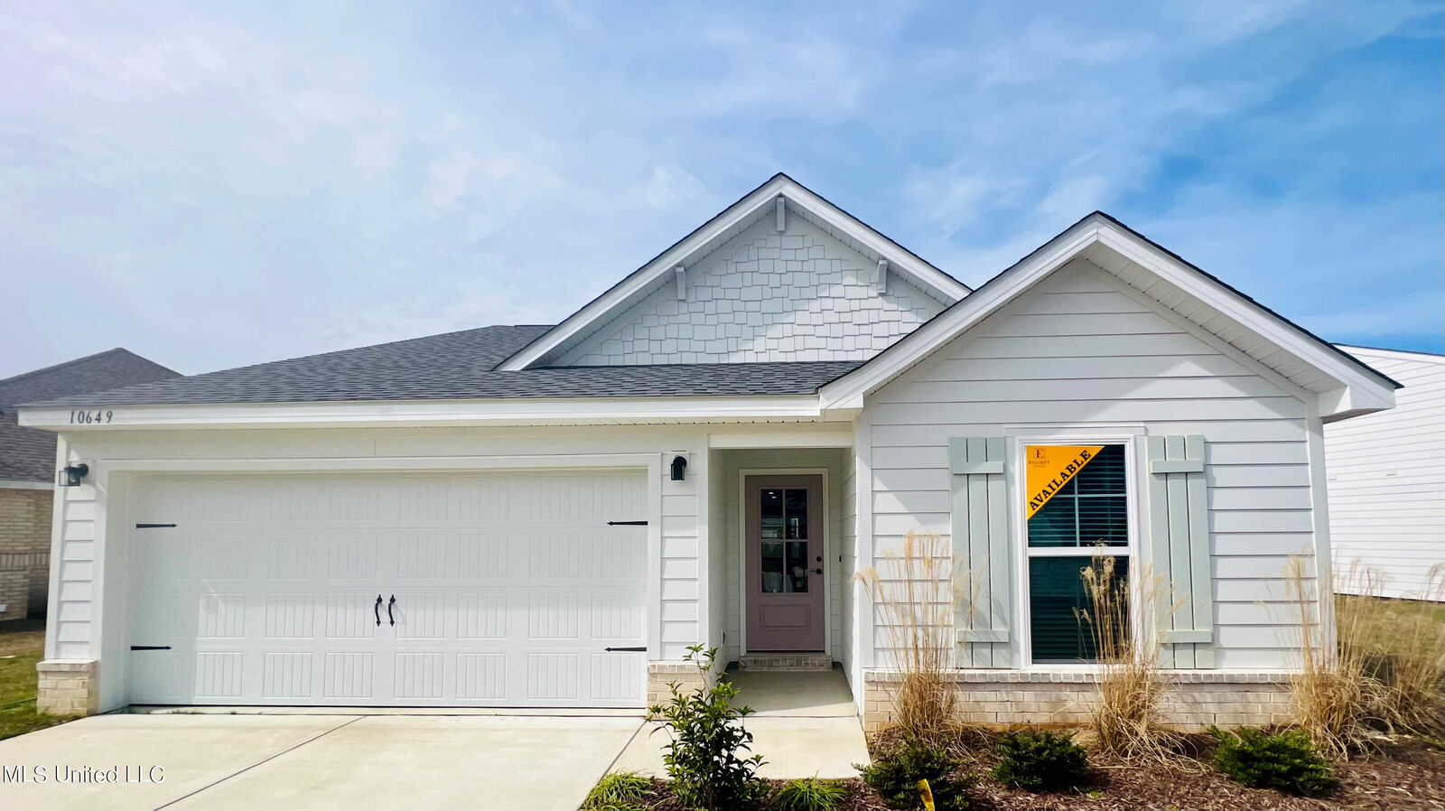 Property Photo:  215 Savannah Gardens Road  MS 39564 