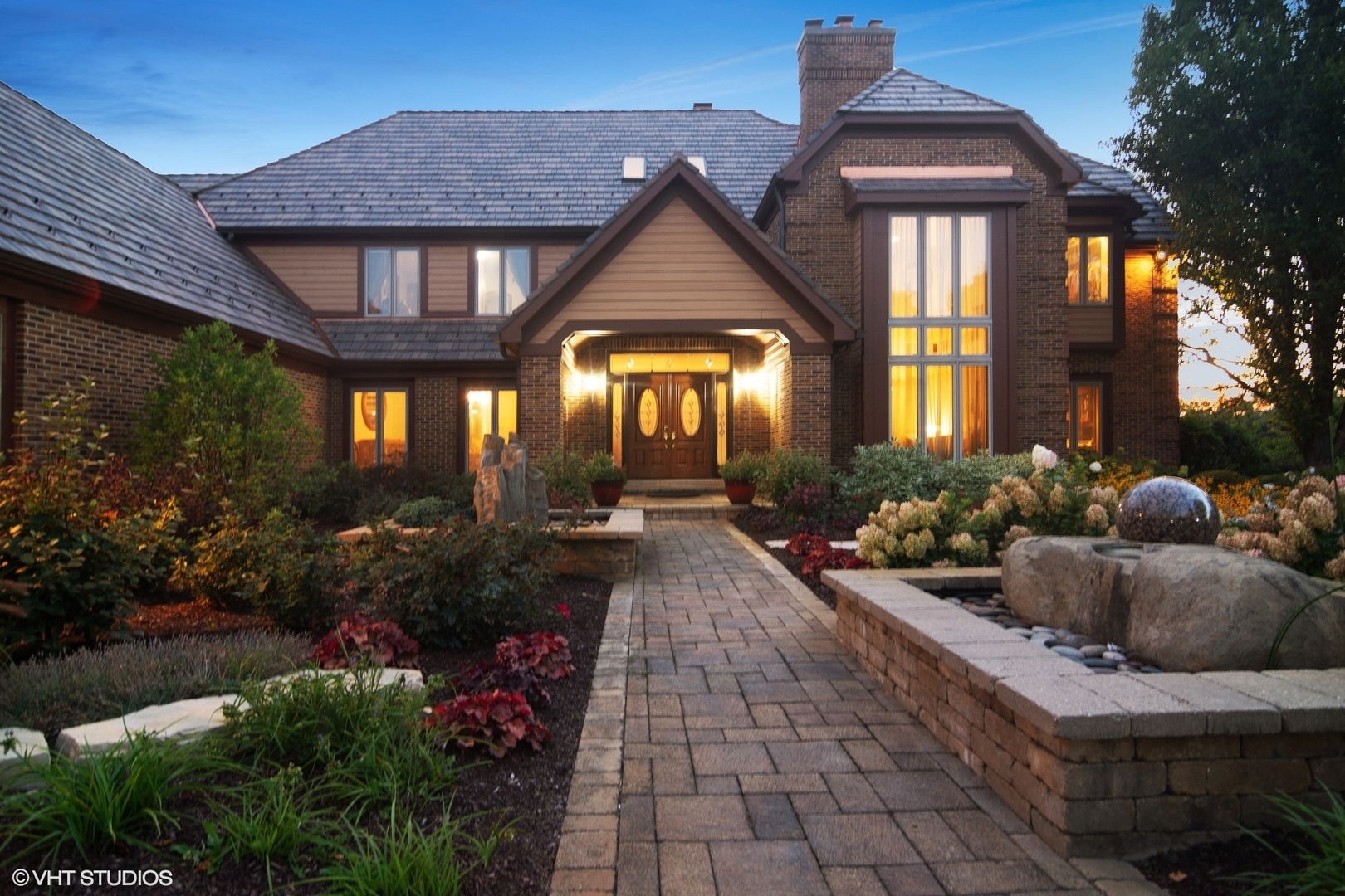Property Photo: 6 Ambrose Lane IL 60010