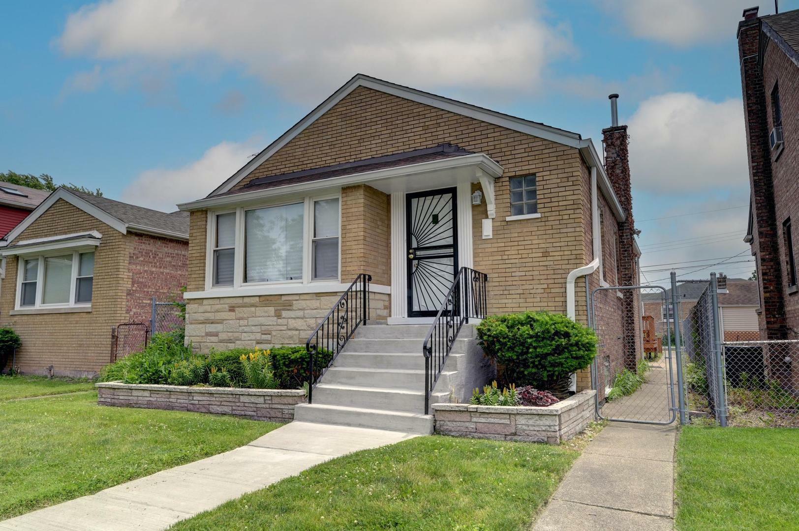 Property Photo:  653 W 107th Street  IL 60628 