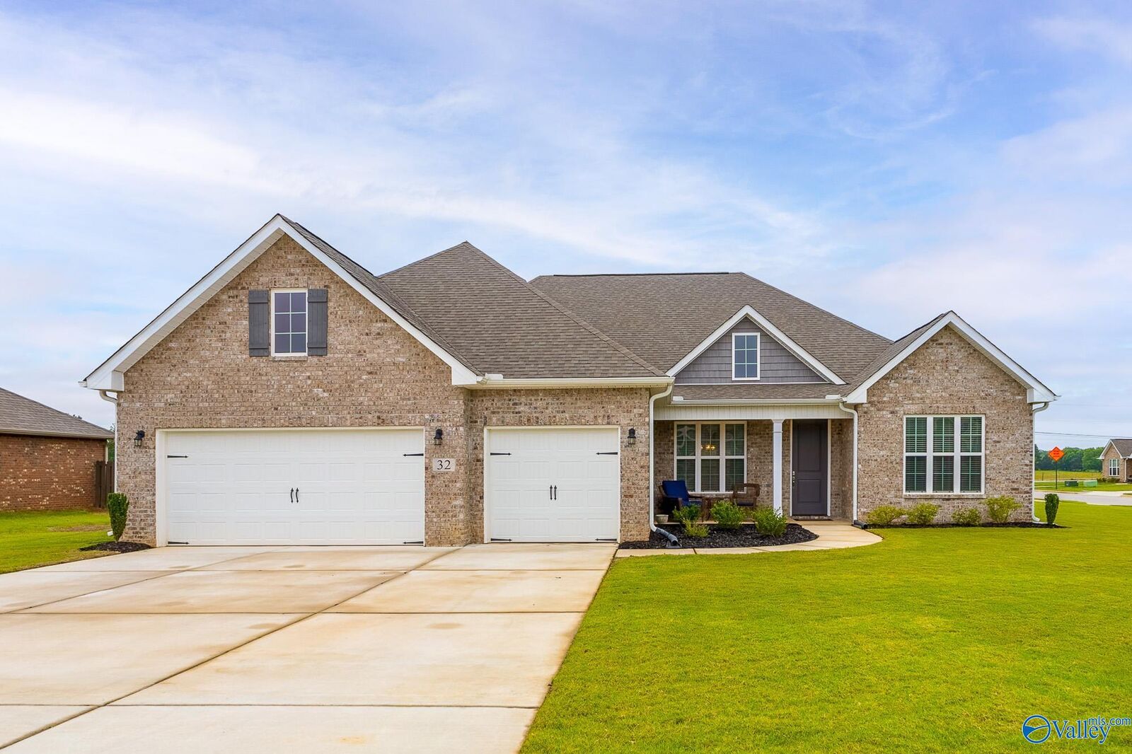 Property Photo: 32 Yorkshire Lane AL 35603