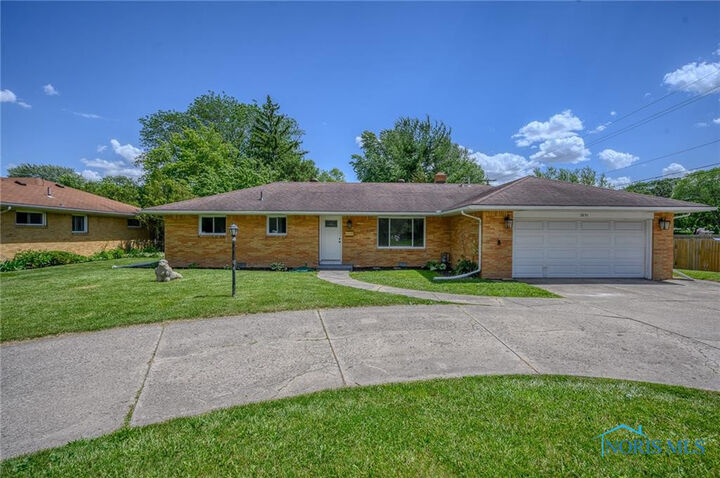 3651 Heatherdowns Boulevard  Toledo OH 43614 photo