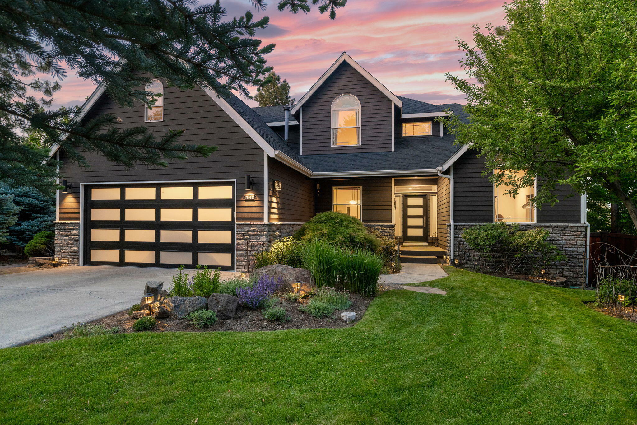 Property Photo: 19932 Heron Loop OR 97702