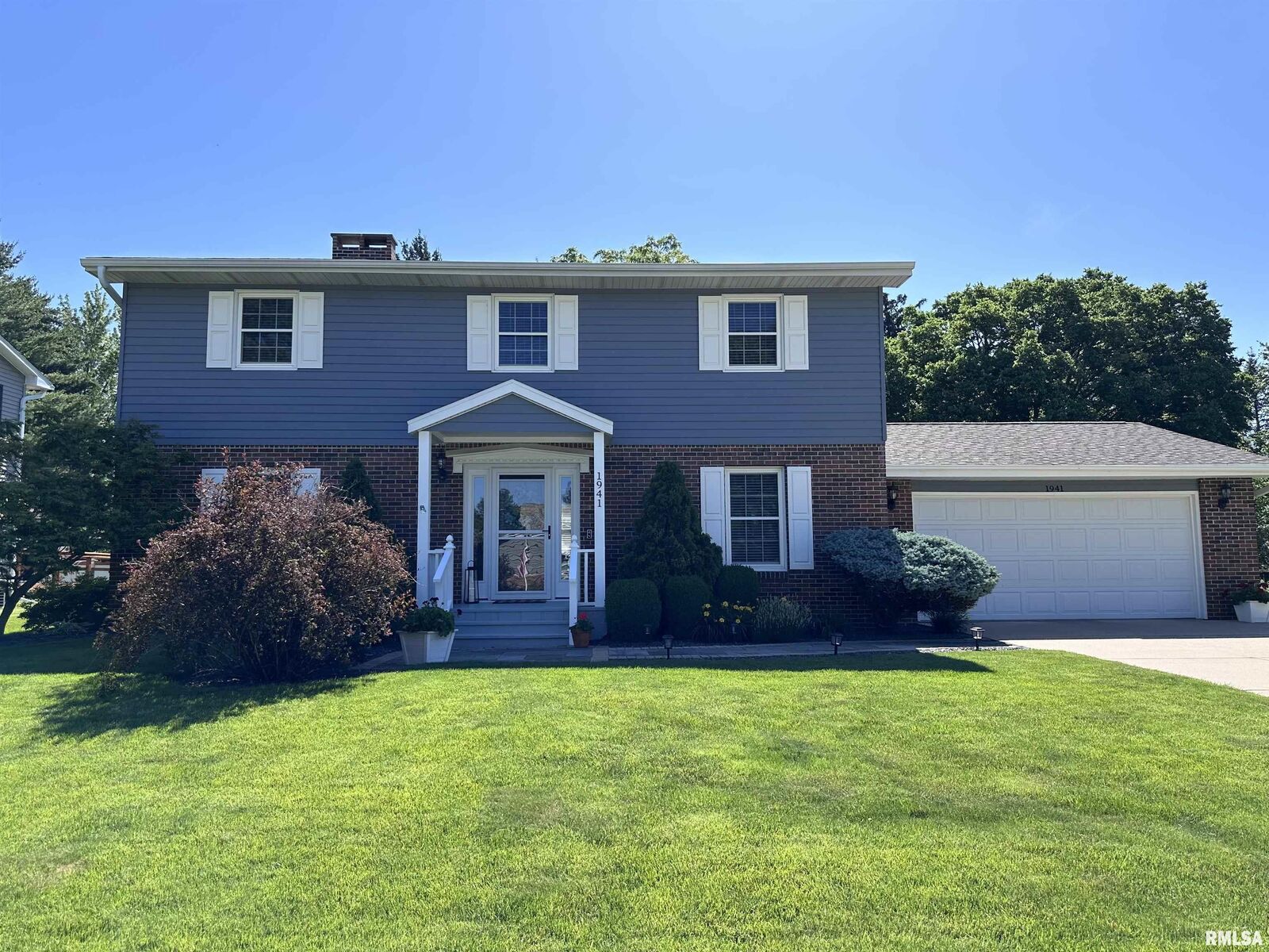 Property Photo:  1941 Patterson Drive  IL 61401 