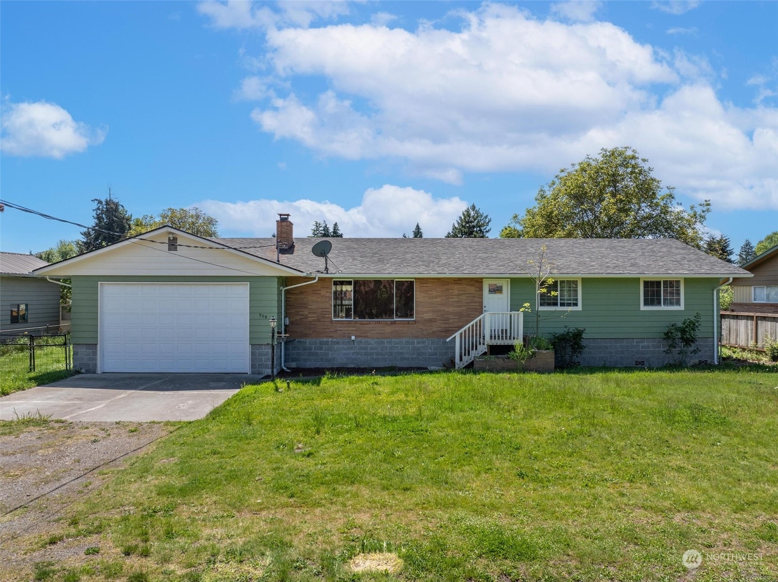 Property Photo:  908 W Chestnut Street  WA 98531 