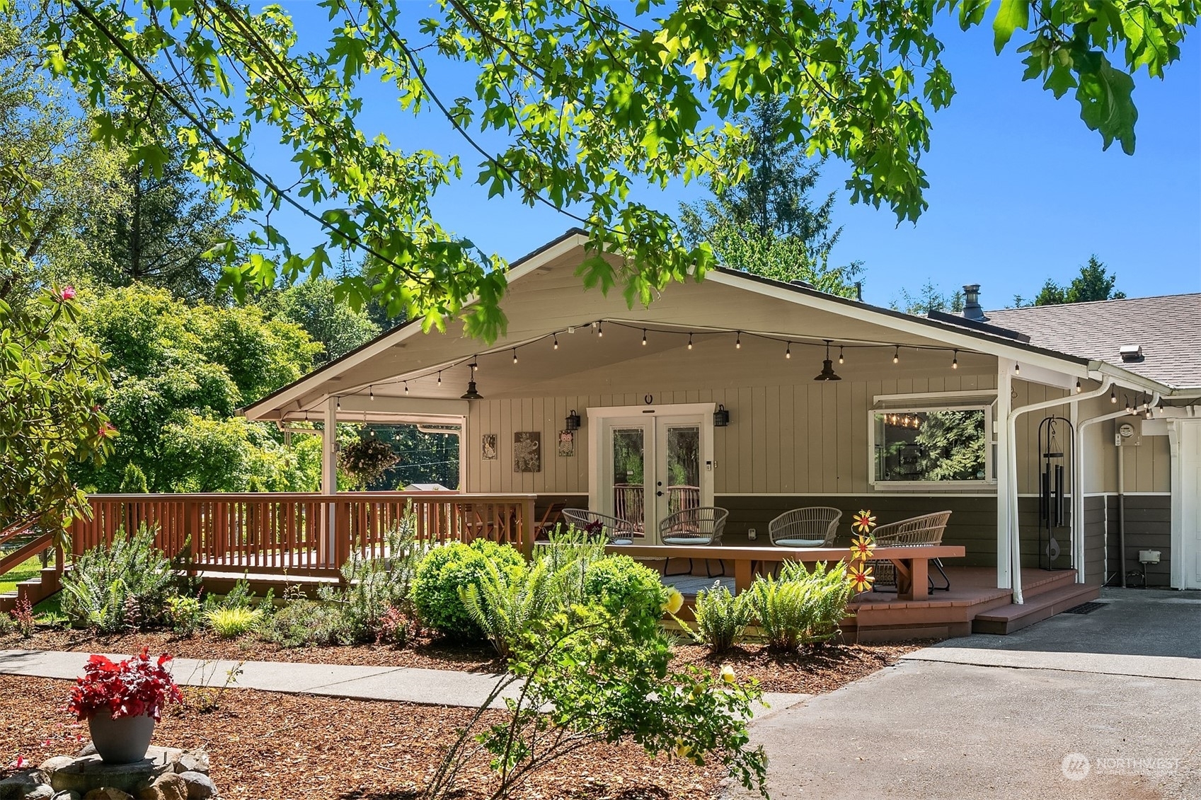 Property Photo:  22305 284th Avenue SE  WA 98038 