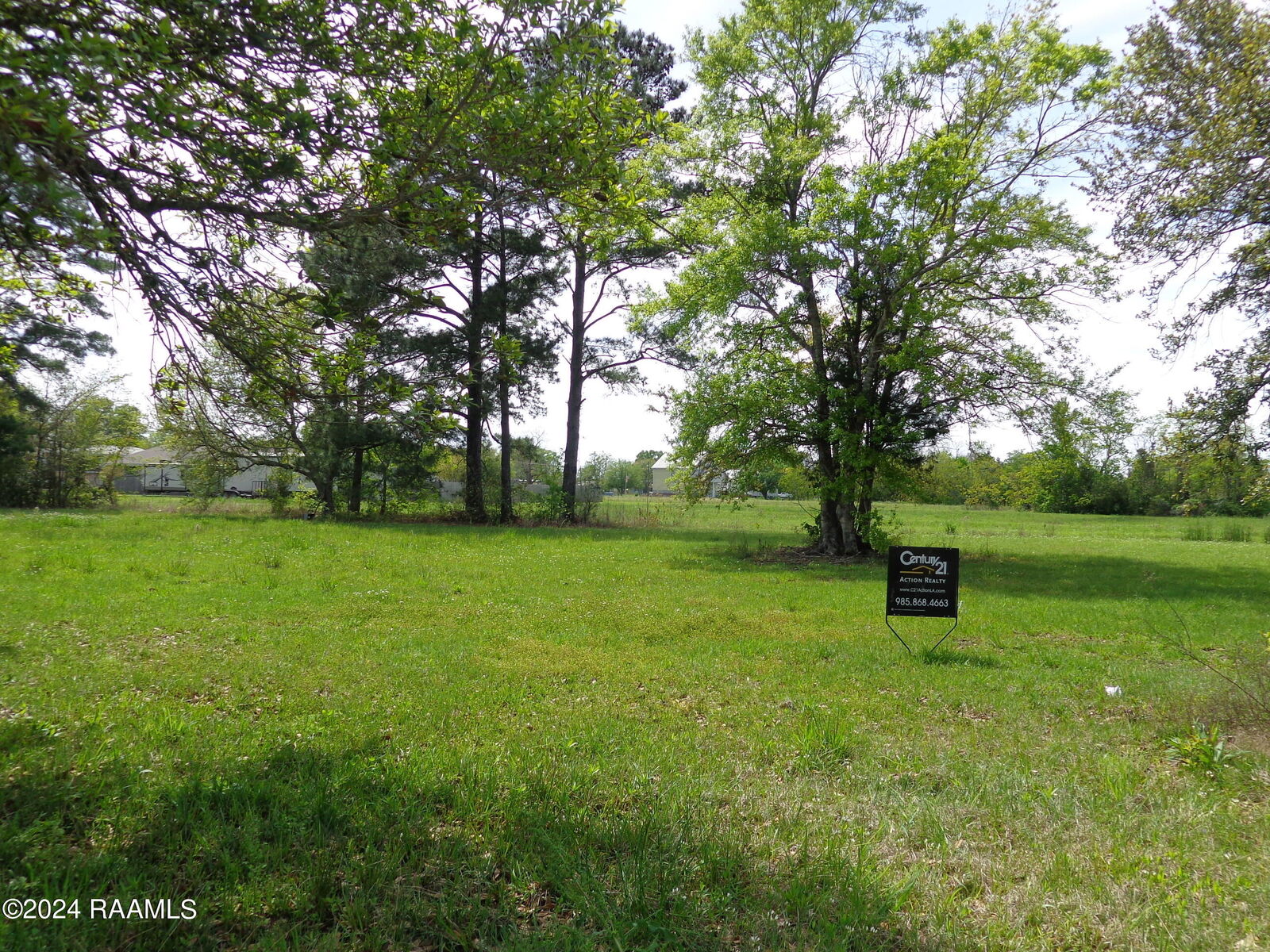 Property Photo: 928 S Luke Drive LA 70538